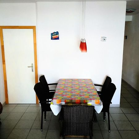 Apartments Luna Žuljana Eksteriør billede